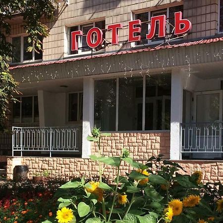 Kozatsky On Antonova Hotel Kyiv Exterior photo